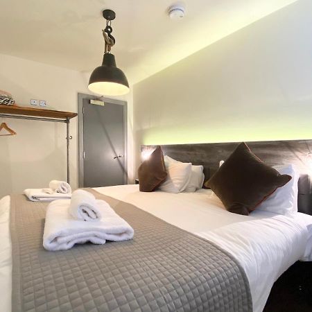 Loft At The Coach House Apartments Лийдс Екстериор снимка