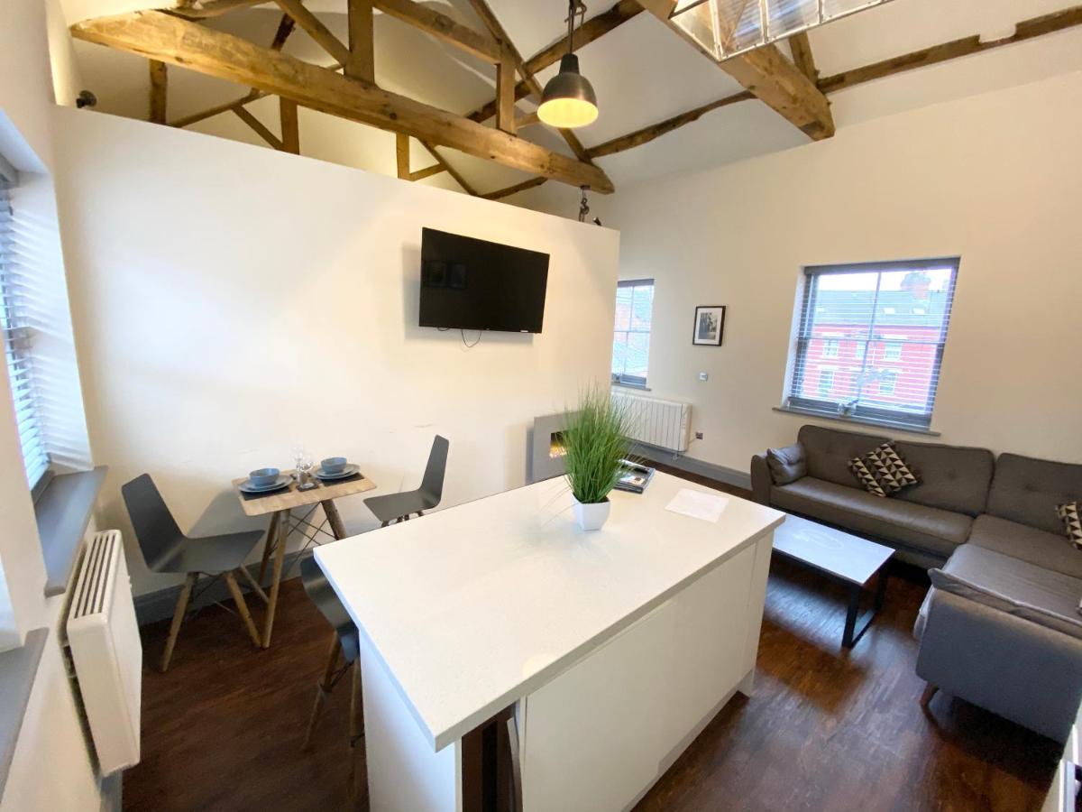 Loft At The Coach House Apartments Лийдс Екстериор снимка