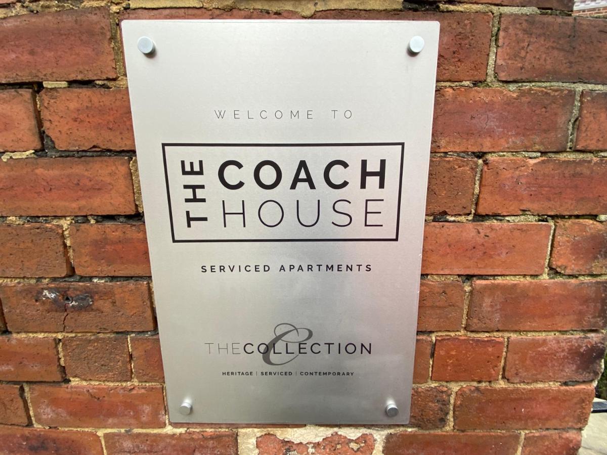 Loft At The Coach House Apartments Лийдс Екстериор снимка