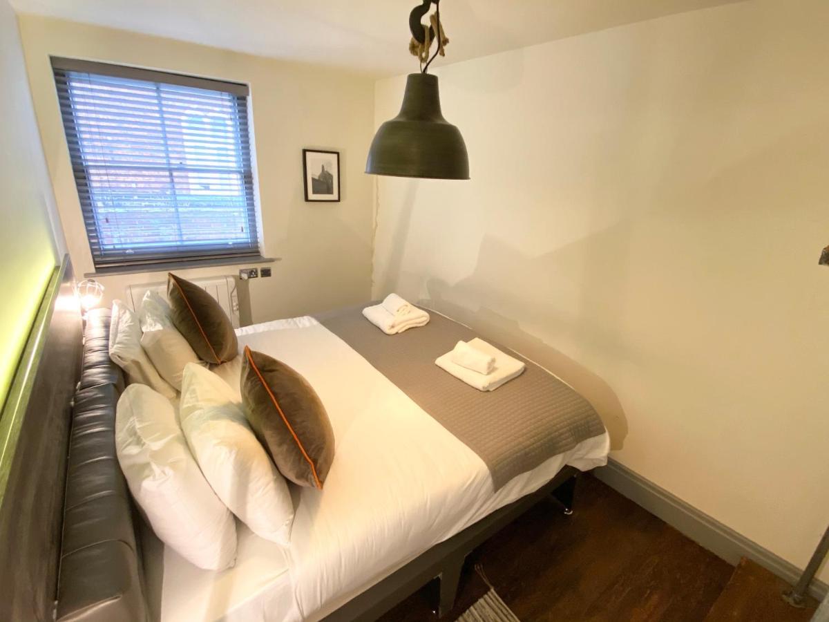 Loft At The Coach House Apartments Лийдс Екстериор снимка