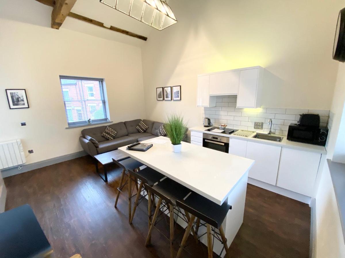Loft At The Coach House Apartments Лийдс Екстериор снимка